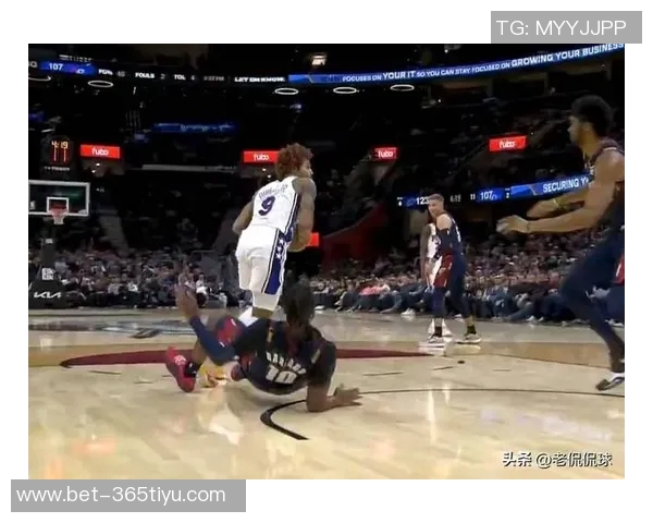 德拉蒙德底角三分出手提前庆祝却意外打铁引发全场哄笑 德拉蒙德底角三分出手提前庆祝却意外打铁引发全场哄笑