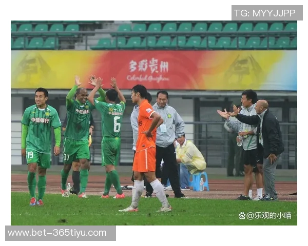 方昊长传单刀机会被铲失国安后场传球失误引发险情